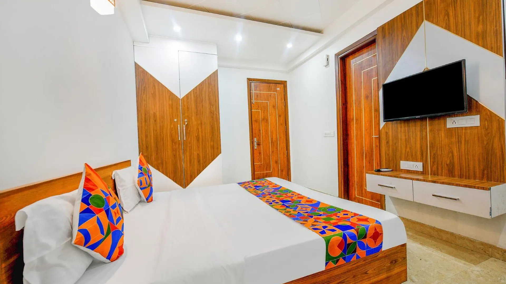 *** Hotel Fabhotel Nyra Residency Gurgaon Indien